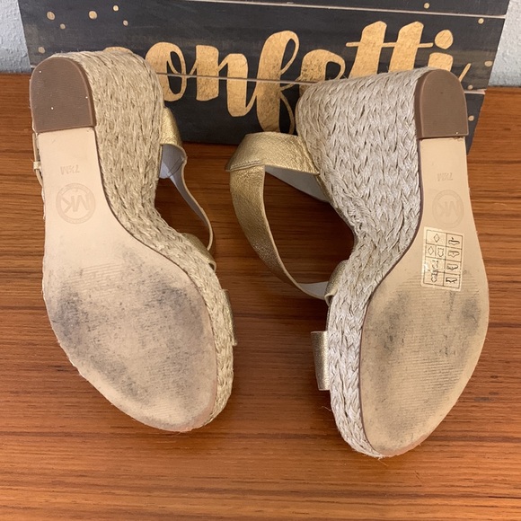 Micheal Kors Gold Wedges Size 7 1/5 - Picture 4 of 5